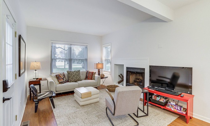 South Haven Condominio | Walk to Lake Michigan - South Haven Condo!
