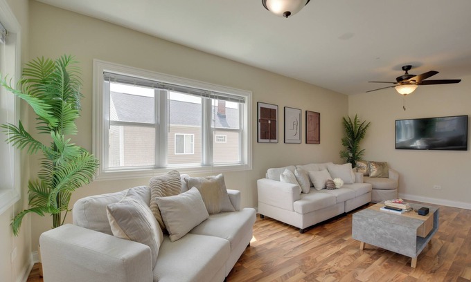 Blue Island Apartamento | Walk to Metra: Pet-Friendly Blue Island Apt