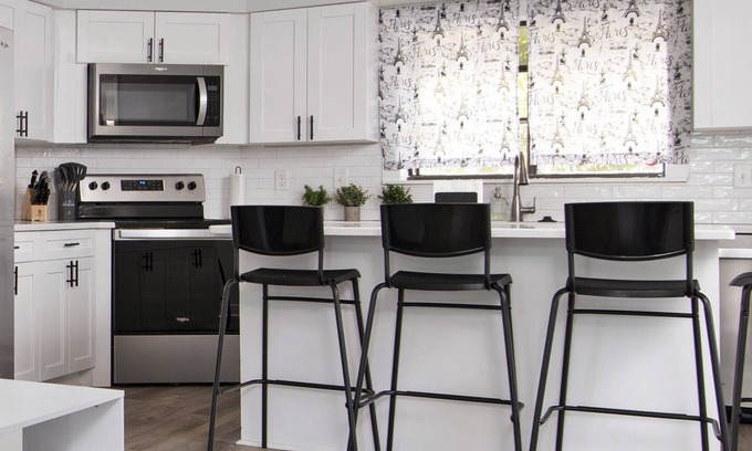 Ybor City Villa | Walk to Nightlife from Modern 3Bed House!!