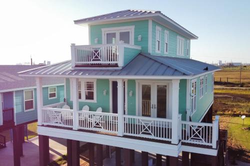Surfside Beach Casa | Walk to Ocean Home with Deck in Surfside Beach!