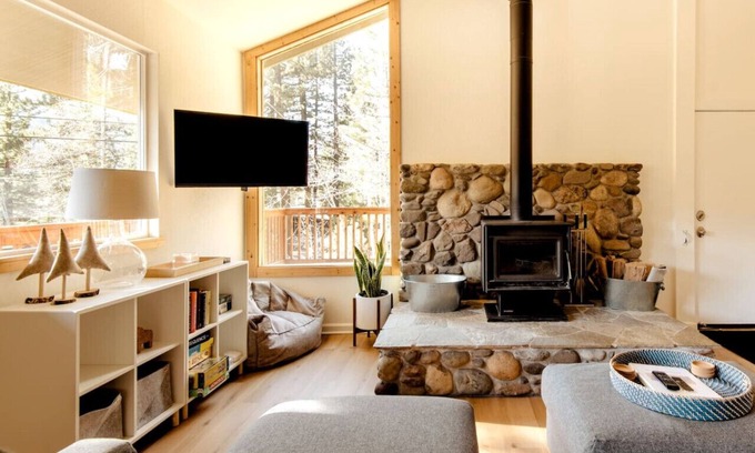 Olympic Valley Casa | Walk to Palisades Village Pet Friendly 2BR Chalet