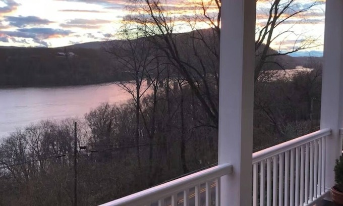 Knoxville Casa | Camina hasta el río Potomac y el centro de Harpers Ferry