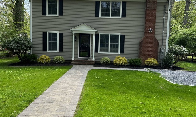 East Marion Casa | Walk to private bay beach, close to Greenport, wineries, golf! Premier Host home
