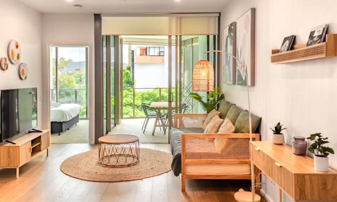 West End Apartamento | Walk to River, Cute Designer 2BR Apt in West End