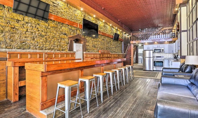 Lansing Casa | Walk to River Unique Studio in Renovated Bar!