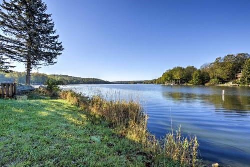 Hamlin Casa | Walk to Roaming Woods Lake Home with Fire Pit!
