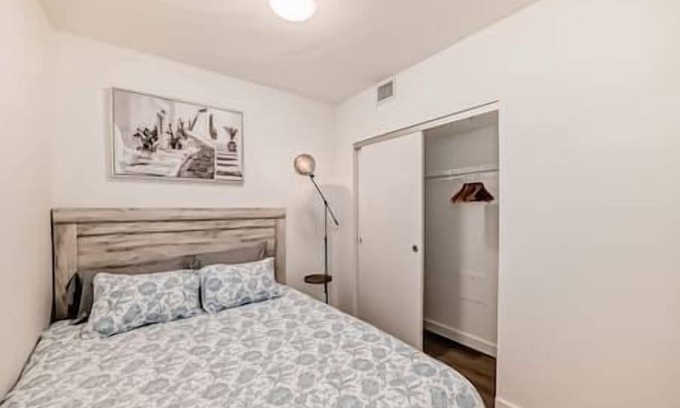 Bridgeland Apartamento | Walk to Saddledome |Rooftop Patio| Cgy Tower Views