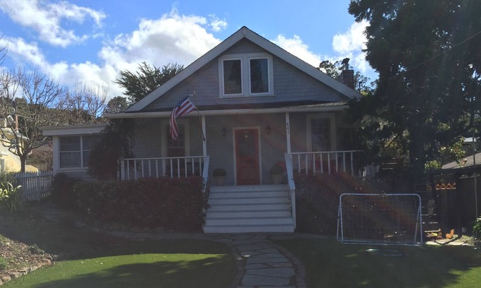 Corte Madera Casa | 7 millas de SF- 3BR - Disponible 6 / 21-7 / 11 - Vida interior / exterior