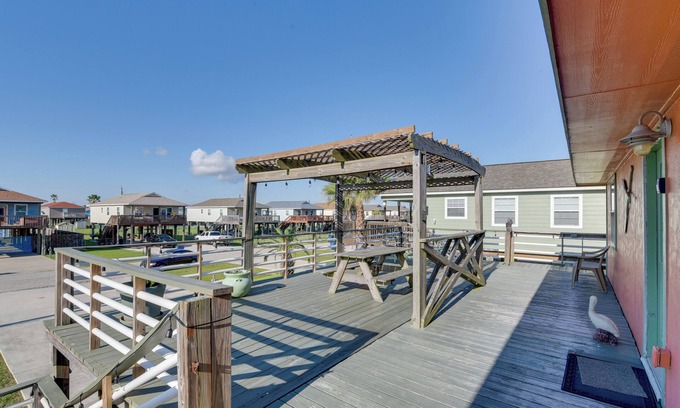 Surfside Beach Cabaña | Walk to Shore & Restaurants: Surfside Beach Home!