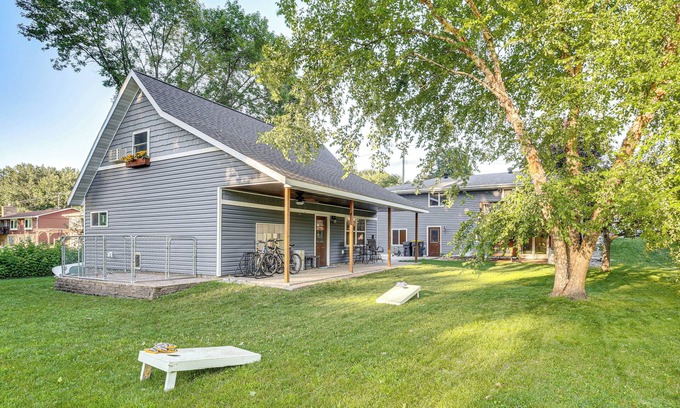 Mankato Casa | Walk to Spring Lake w/ Waterpark: Family Retreat!
