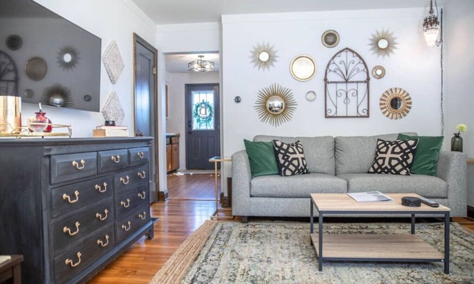 Grandview Heights Apartamento | Walk to Stadium | Starbucks on Corner | Near Shops