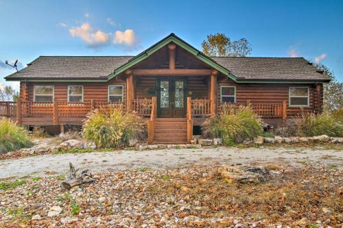 Shell Knob Casa | Walk to Table Rock Lake Spacious Home with Deck!