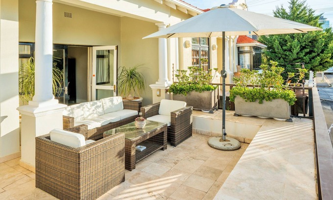 Green Point Casa | Uber Chic Heritage House