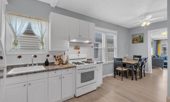Keansburg Casa | Walk to the Beach from this Beautiful Beach Cottage!