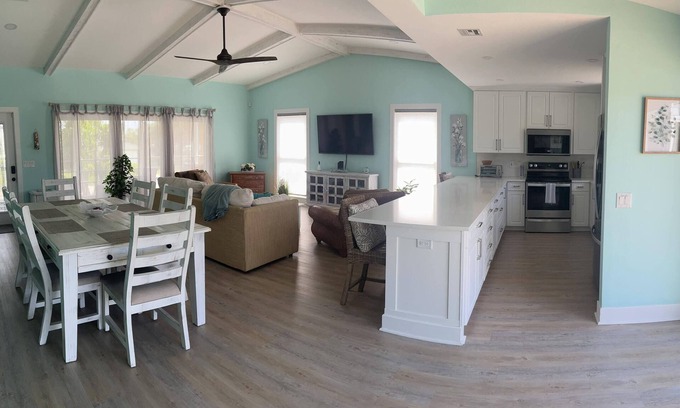 The Dunes Casa | Just Renovated. Well Stocked! Serenity and Shelling Oasis. Walk to the Beach.