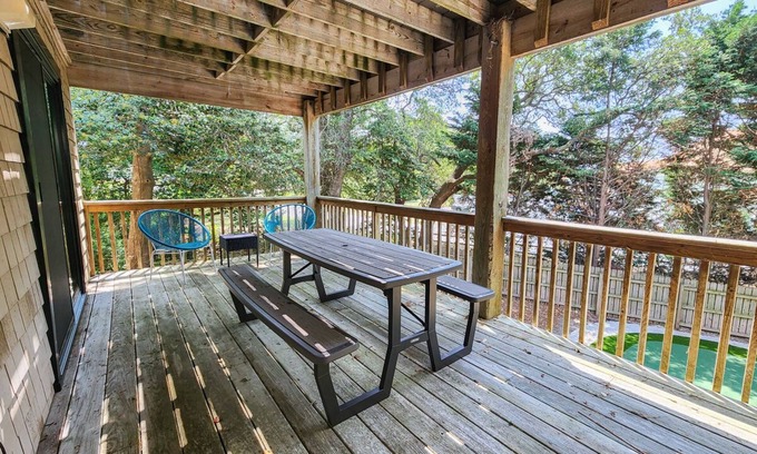Duck Casa | Walk to the beach or bike to Duck in this 6 BR home w/Private Pool & Hot Tub!