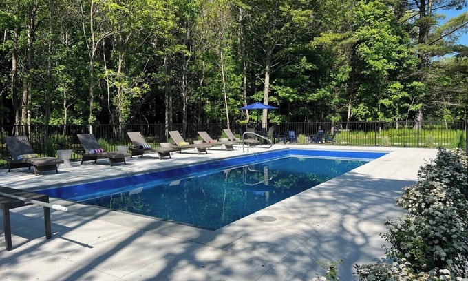 Fennville Casa | Walk to the beach! Pool/Hot Tub/5 Bedrooms/AC/WiFi