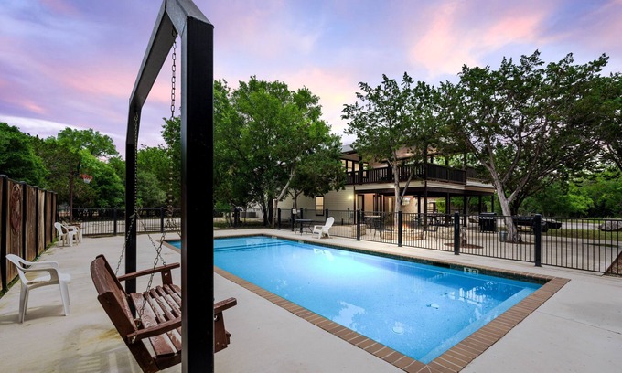 Sabinal Casa | Walk to THE Frio River-access included + private swimming pool, basketball & huge outdoor space