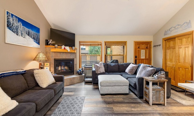 Mountain House Casa | Walk to the Lifts/Private Garage/Hot Tub Access/Custom Kitchen