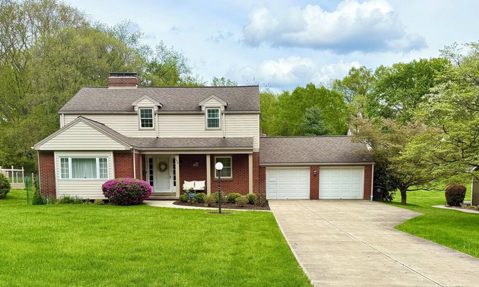 Dark Hollow Woods Casa | Walk to US OPEN! 4 bedroom house in Oakmont blocks from Oakmont Country Club