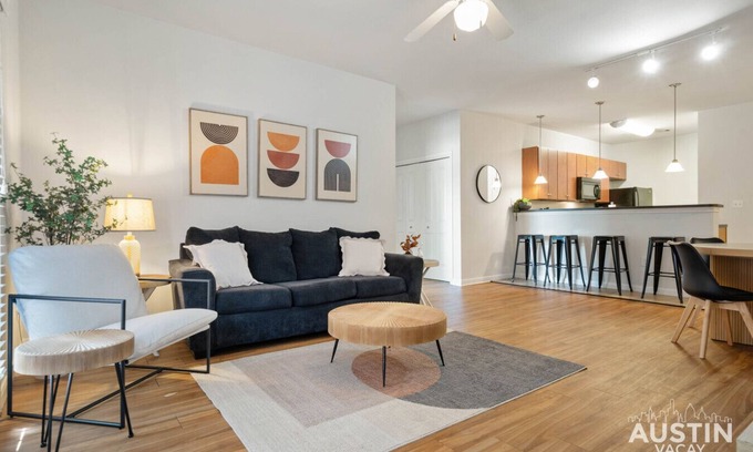 North University Apartamento | Walk to UT & 6th St - Central Austin Hub Near Moody Theater, Barton Springs