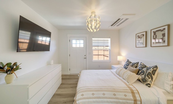Soap Lake Apartamento | Walk to Water: Soap Lake Studio w/Patio!