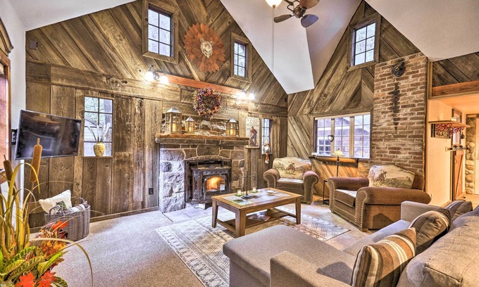 Mount Hood Village Cabaña | ‘The Sundance’ Cottage w/ Patio - Near Mt Hood!