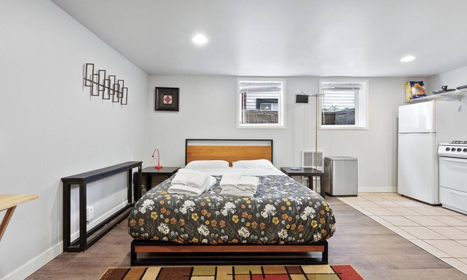 Wallingford Apartamento | Walk2UW, PrivateSuite w/Bath, FREE Parking,TV, WiFi