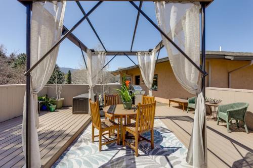 Carbondale Apartamento | Walkable Apt in Carbondale Luxury Artists Loft