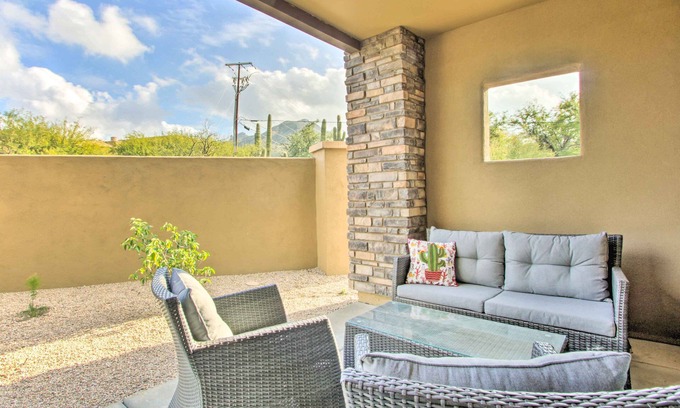 Cave Creek Casa | Walkable Cave Creek Townhome w/ Private Patio!