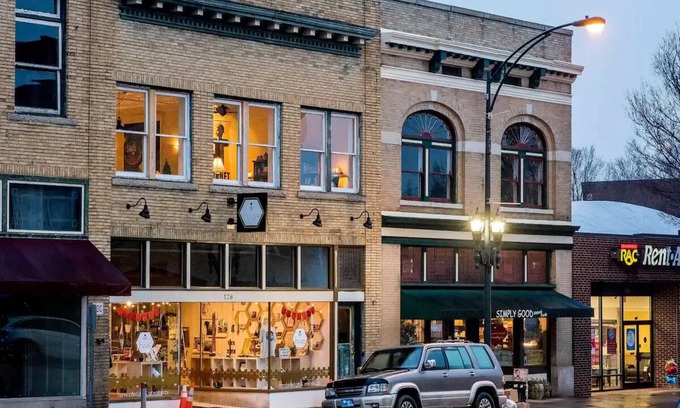 Salisbury Apartamento | Walkable Downtown Salisbury Fully Furnished Apt.