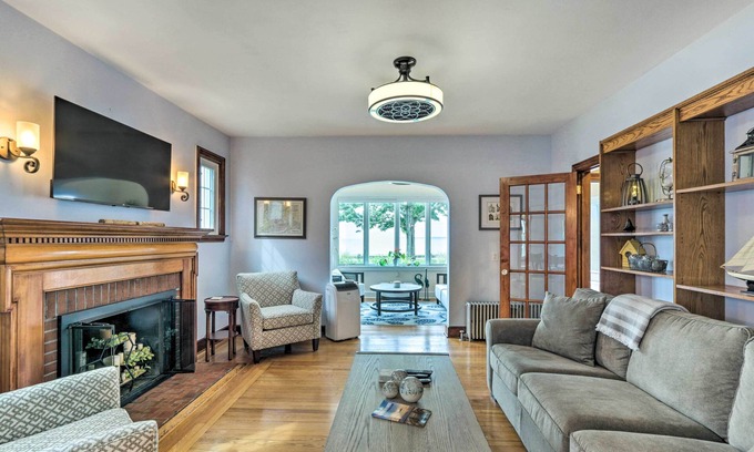 East Shore Casa | Walkable New Haven Retreat w/ Ocean Views!