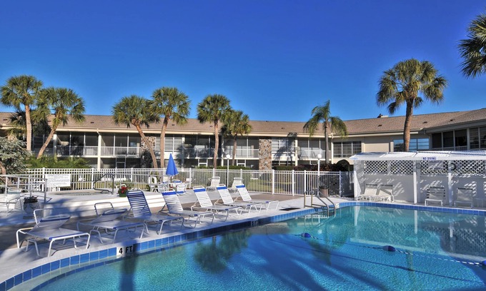 Saint Armands Key Condominio | Walkable to Beach, Restaurants, Entertainment & More!!!