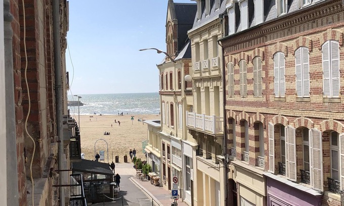 Trouville-sur-Mer Apartamento | Playa en su puerta! Sólo hay que pasar!