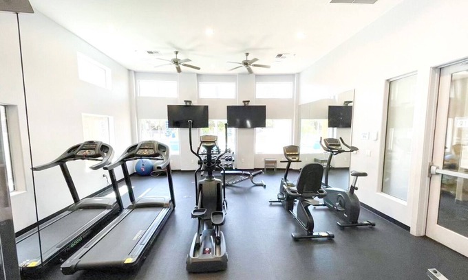 Glendale Sports and Entertainment District Condominio | Walking distance to Super Bowl at Super Bowl Stadium