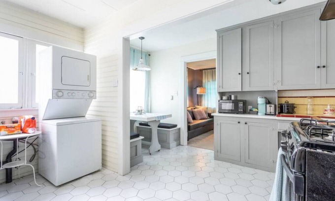 Bonita Casa | Walking distance to ULV & the Fairplex