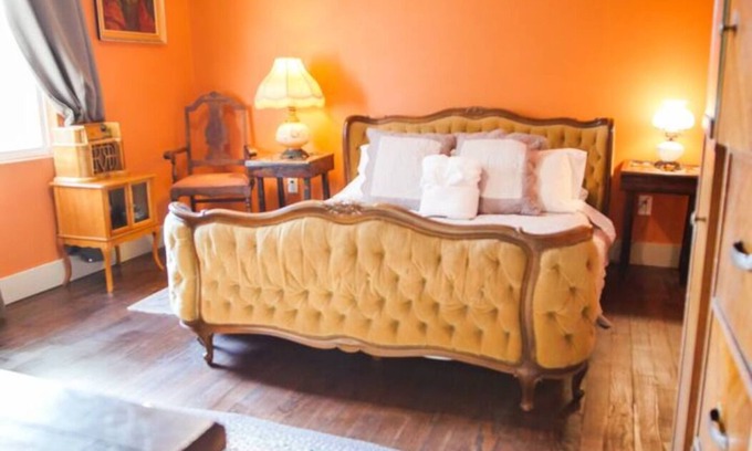 South 7th Ward Cama Y Desayuno | Walking distance to French Quarter and Frenchmen Street with Pool!