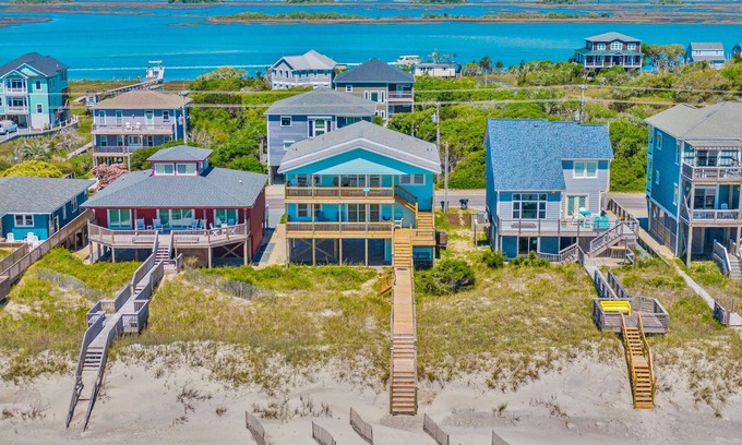 Topsail Beach Casa | Walking on Sunshine-Ambos niveles: 8BR, 4BA, 16 plazas! Frente al mar con cubiertas!