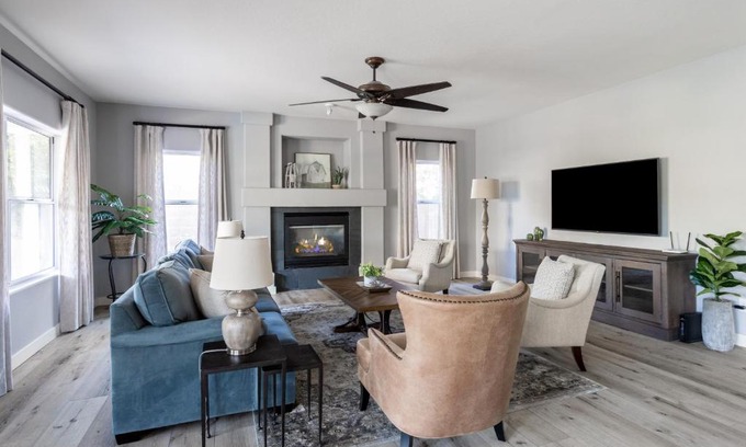 Arabian Crest Casa | Walking On Sunshine