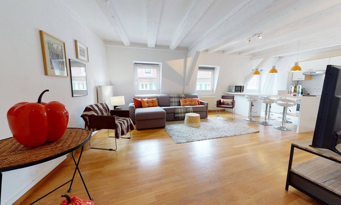 Old Town Apartamento | wallach duplex ac 78m2 city center up to 6