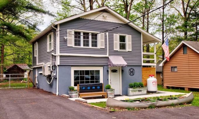 White Mills Casa | Wally's House |Kayaks|Firepit|Central|Game Shed!