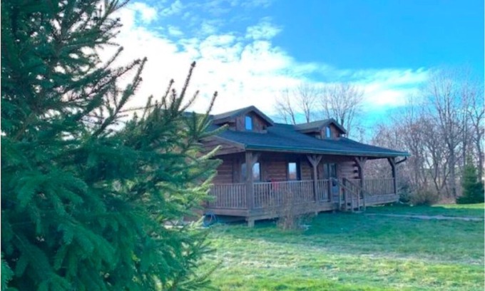 Waterville Cabina | Walnut Ridge Cabin w/ Hot Tub