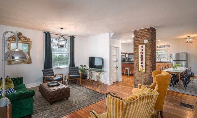 Tyler Park Casa | Wanderlust - Hot tub / fire pit - Location!