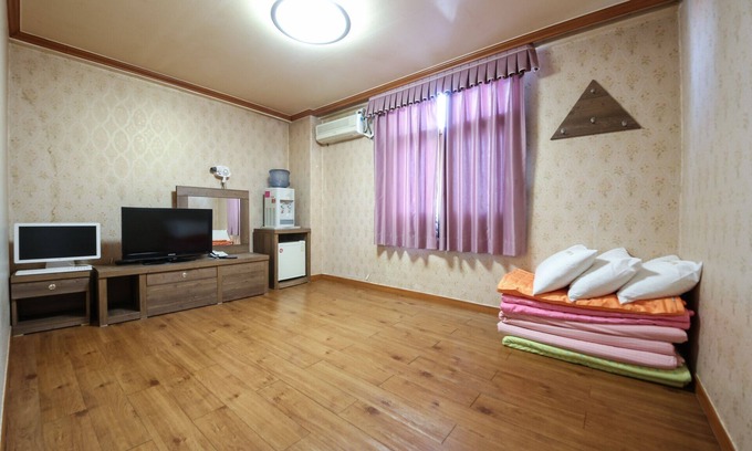Wando Hotel | Wando C and Hyu
