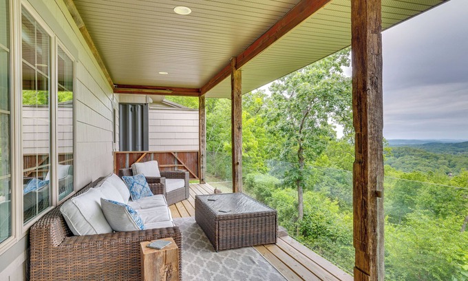 Mindoro Casa | 'Wanlass' House: Elevated Retreat Near La Crosse!