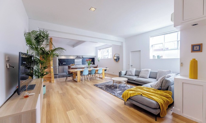Fitzroy North Casa | Warehaus/Loft Style 2 Level XL Size Space