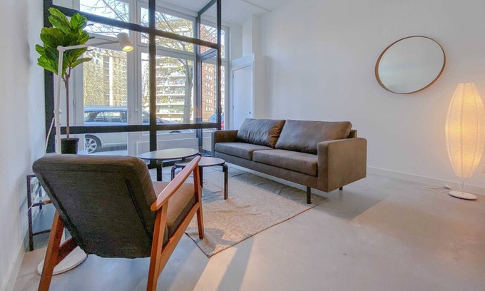 Rotterdam Apartamento | Warm 2 Bedroom Serviced Apartment 59m2 -LK21-