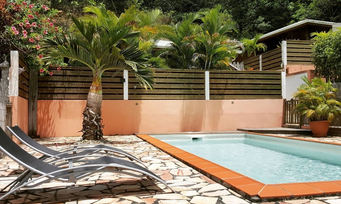 Le Gosier Casa | Cálidos y acogedores bungalows en remanso de paz.