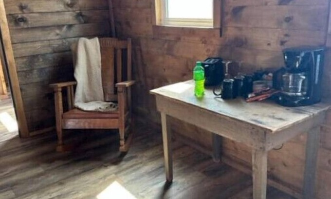 Caledonia Apartamento | Warm and Cozy Upstairs Apartment
