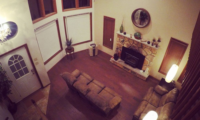 East Stroudsburg Chalet De Esquí | Chalet contemporáneo cálido y acogedor